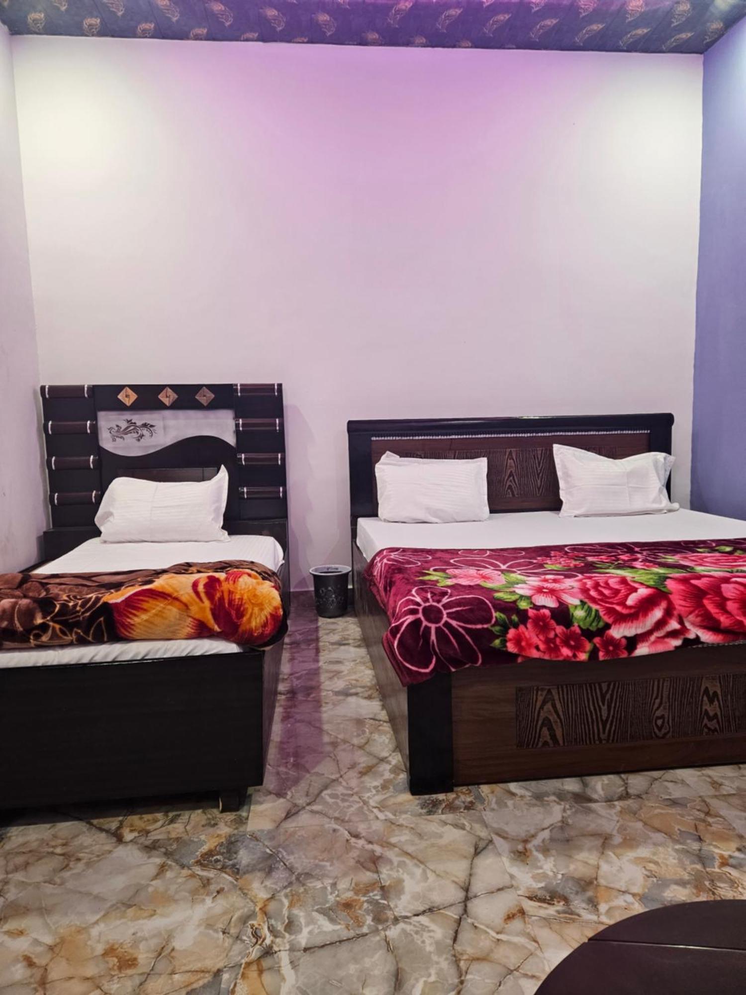 Guest house Shri Radha Rani Bhawan *